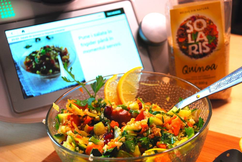Salata cu quinoa si legume crocante