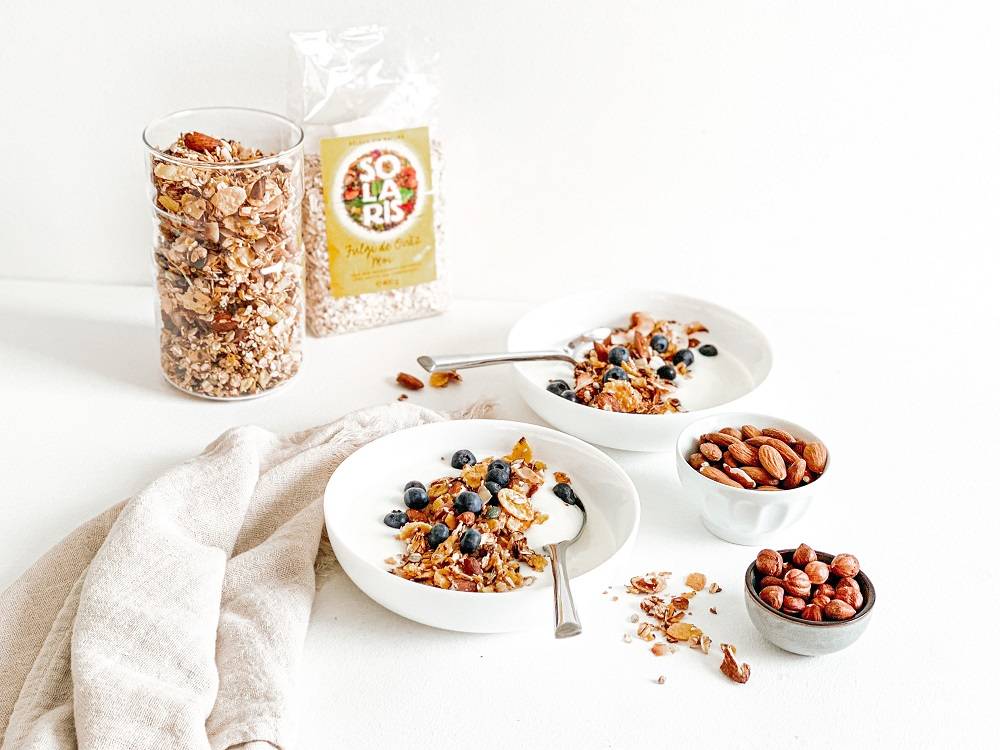 Mic dejun delicios si sanatos cu iaurt grecesc si granola