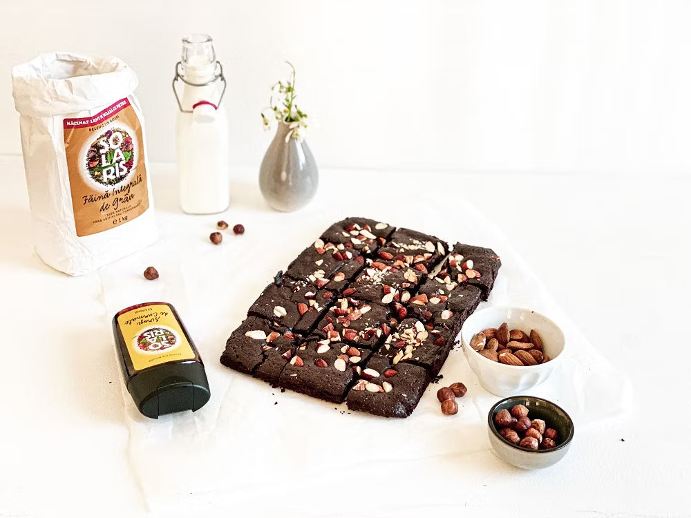 Brownie din faina de migdale si sirop de curmale