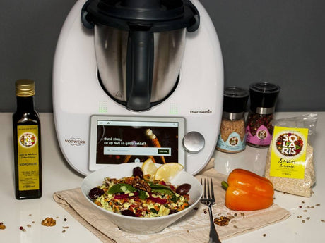 Salată cu dressing de tahini