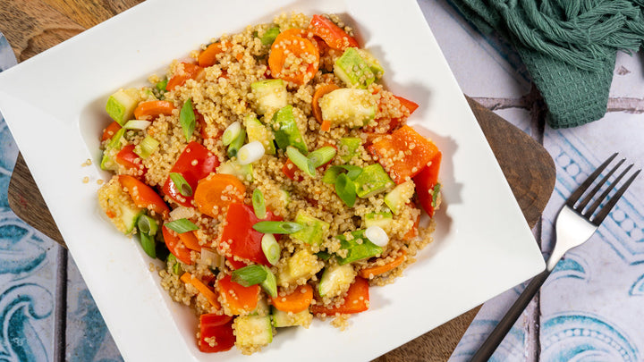 Salata calda de quinoa cu legume