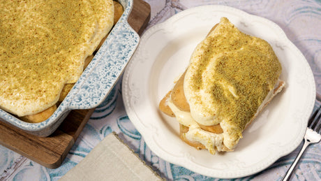 Matcha tiramisu cu pastaie de vanilie Bourbon