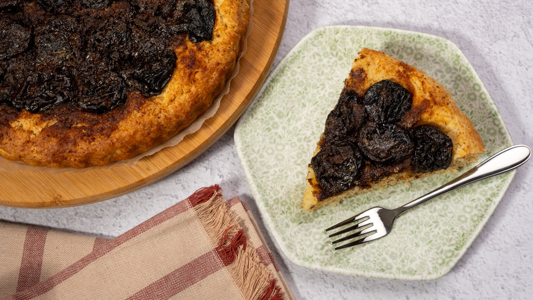 Tarta coapta cu prune fara samburi