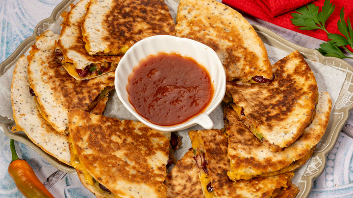 Quesadillas cu avocado, fasole si rosii uscate