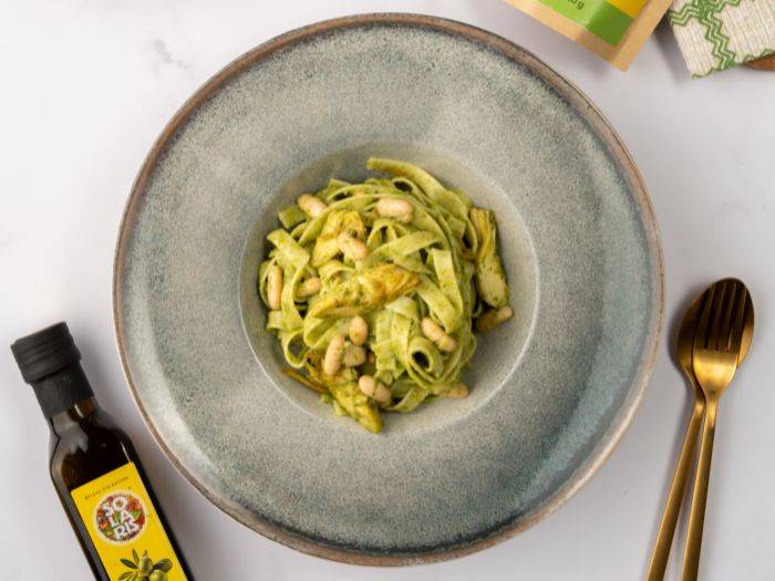 Tagliatelle cu anghinare, pesto si fasole boabe