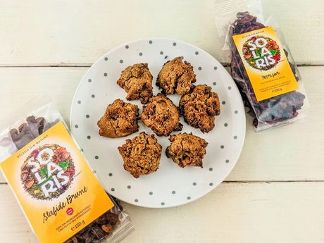 Biscuiti vegani cu mix de fructe uscate
