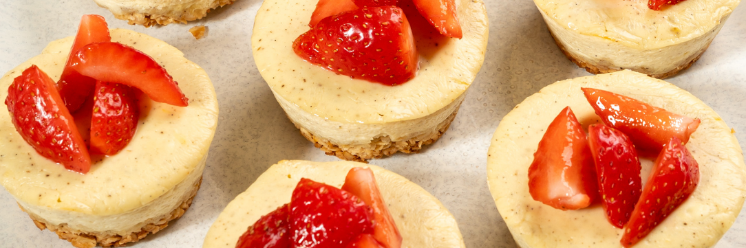 Mini cheesecake cu capsune