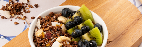 Bol cu Granola si Fructe