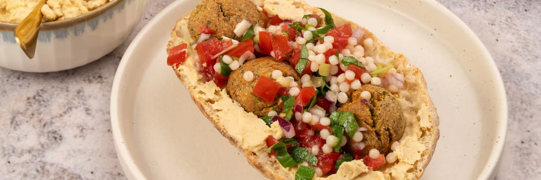 Falafel cu humus si tabbouleh