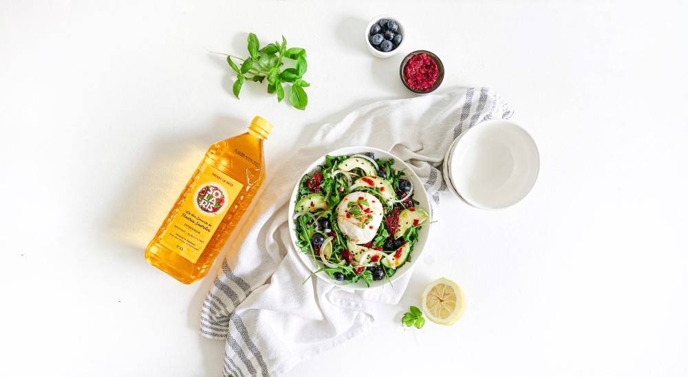 Salata cu mozzarella, avocado si rucola