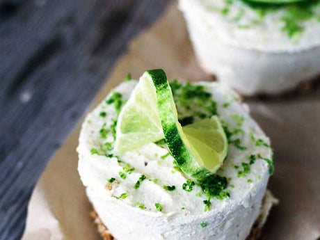 Tarte raw cu cremă de lime și caju
